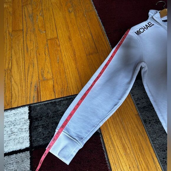 Michael Kors Classic White Pull Over - Picture 7 of 13
